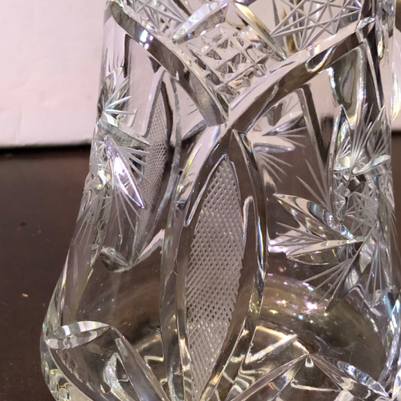 Vintage Bohemian Pinwheel Crystal Decanter. Like New. - Picture 4 of 7